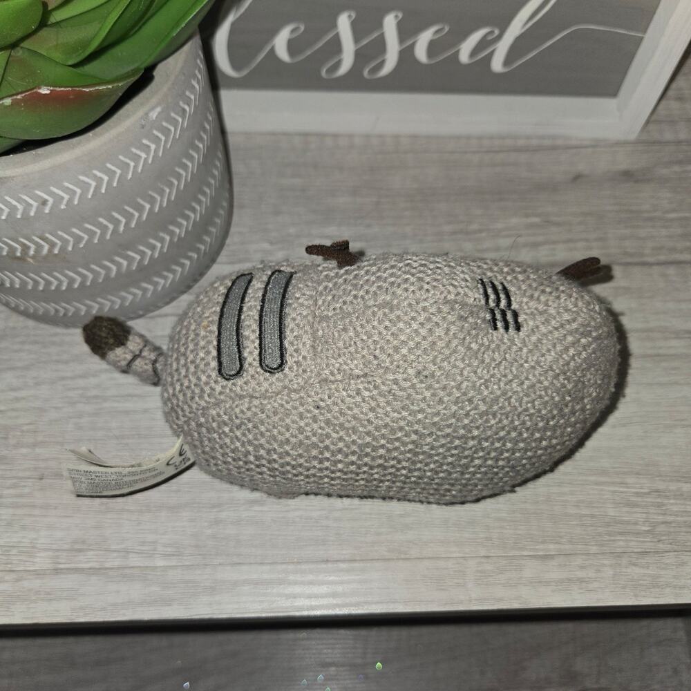 Official Pusheen the Cat Kawaii Soft Crochet Knit Style Plushie - Picture 4 of 10